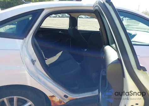 2016 Ford Focus Se z USA, uszkodzony, nr VIN 1FADP3F20GL375568